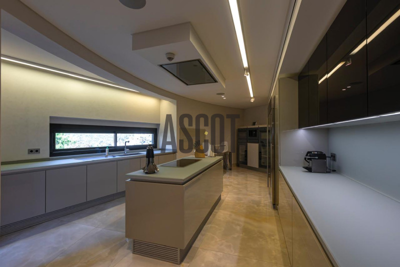 Exceptional Villa for sale in Adma