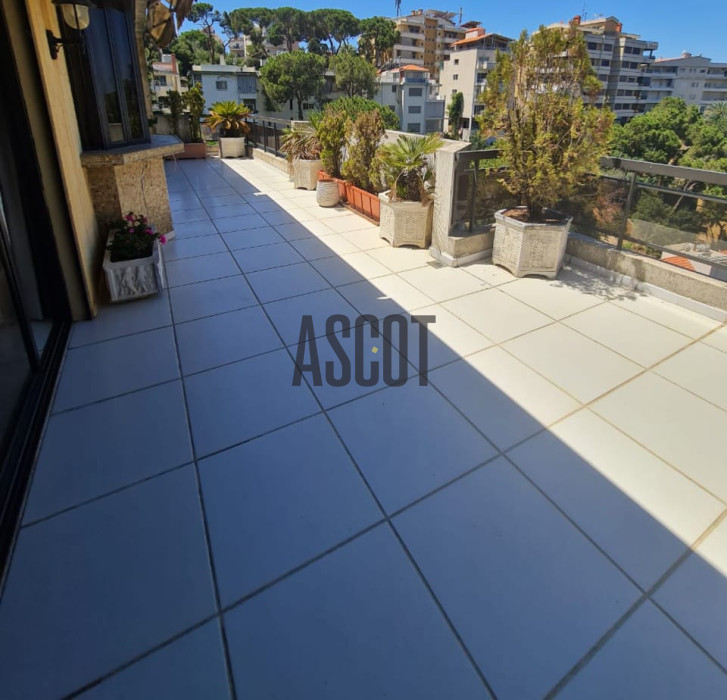 Roof apartment in Broumana with open view