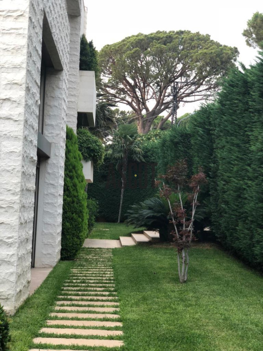 Luxury Villa with pool in Rabieh