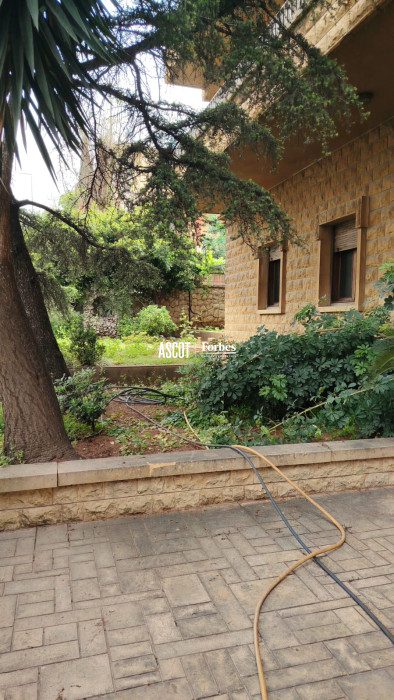 Prime location Villa in Rabieh