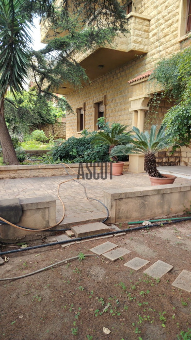 Prime location Villa in Rabieh