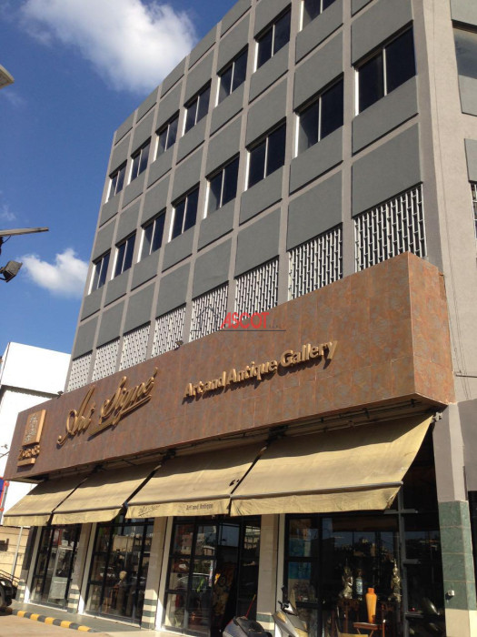 A prime location building on Dora Highway 