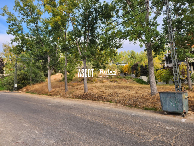 Exceptional land for sale in Faqra Club