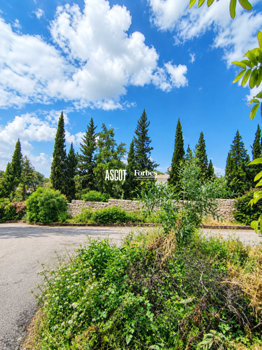 Land with sea view for sale in Ghazir