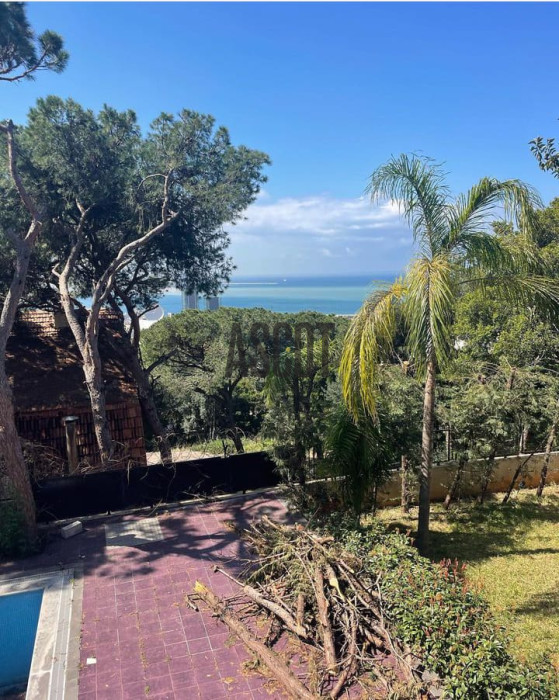 Exceptional land with villa for sale in Rabieh