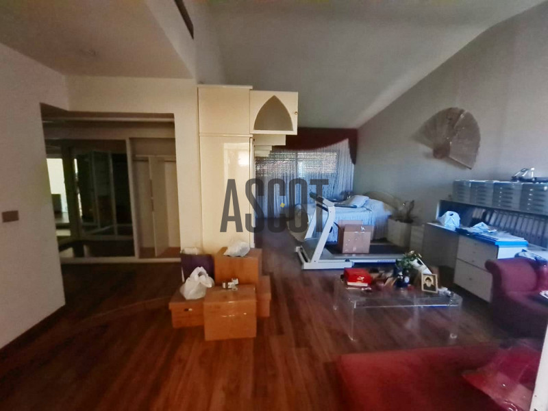 Roof apartment in Broumana with open view