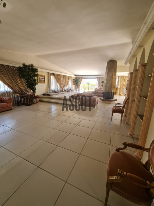 Roof apartment in Broumana with open view