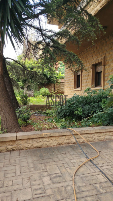 Prime location Villa in Rabieh