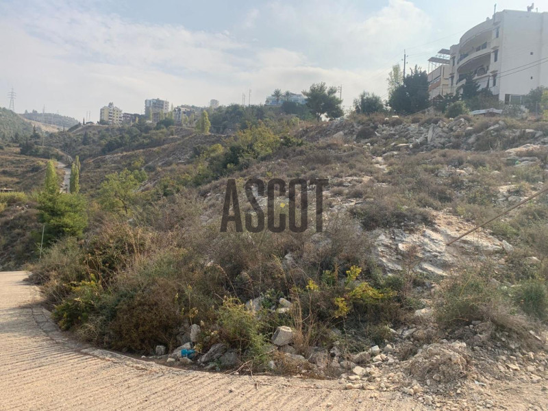 Special land for sale in Halat 