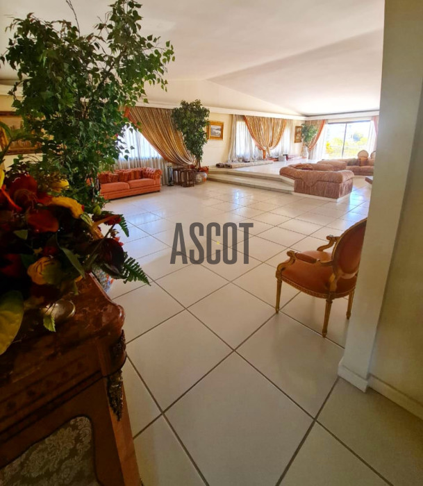 Roof apartment in Broumana with open view