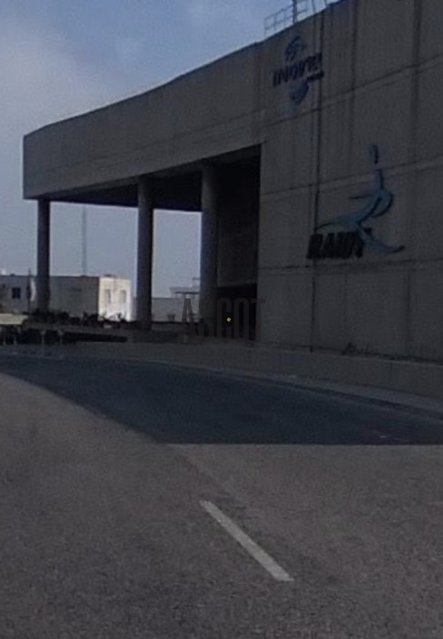 Exceptional showroom on the main road in Yarze