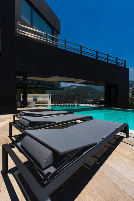 Exceptional Villa for sale in Adma