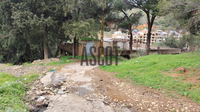 Industrial land for sale in Mkalles