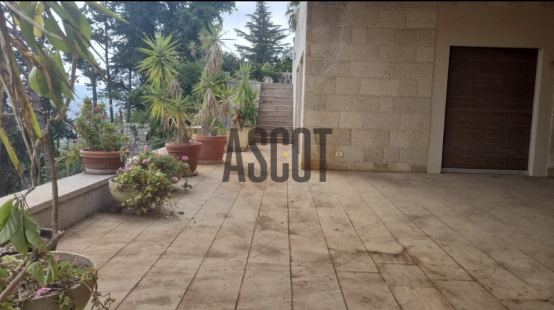 Big land with Villa for sale in Beit Mery