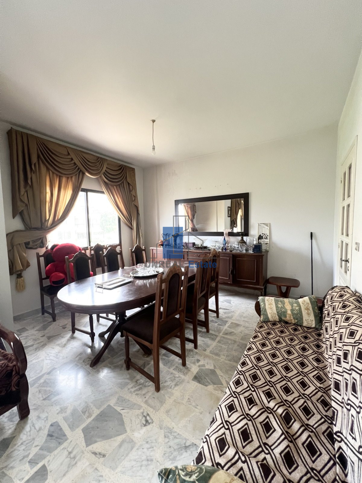 Apartment For Sale in Blat