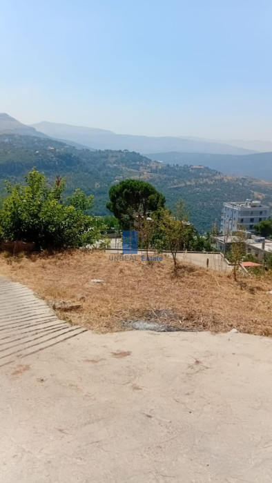 Land for Sale in Kfardebian