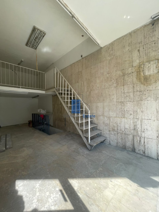 🏢 Shop for Rent in Ajaltoun