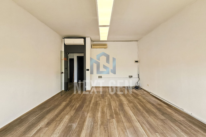 Office for Rent in Achrarieh 