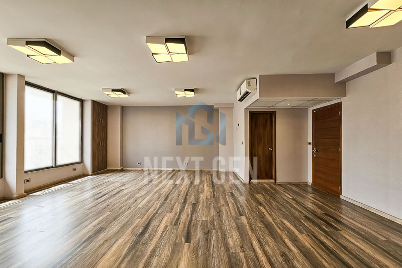 Office for Rent in Ain Mraise 