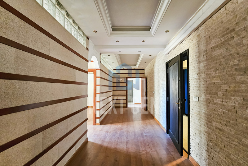 Office for rent in Badaro 