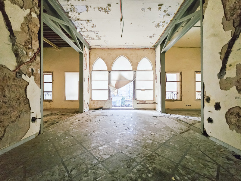 Building for sale in Gemayze 