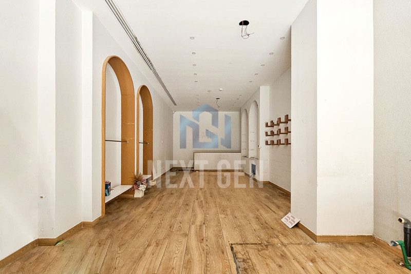 Retail For Rent in Downtown 