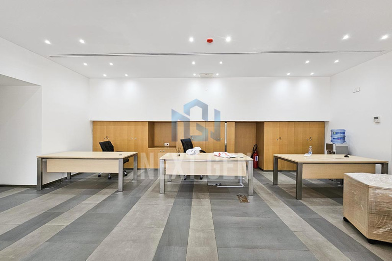 Retail For Rent in Downtown 