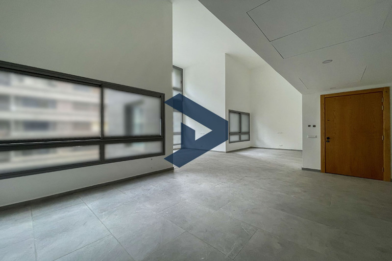 Luminous | Spacious | Double Ceiling 