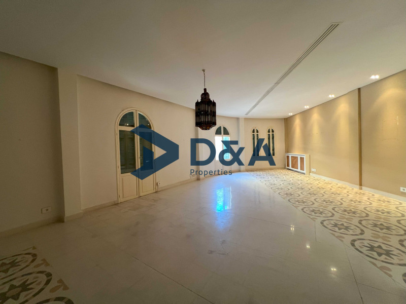 Vintage Apartment | High Ceiling | Prime location 