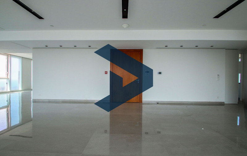 High Floor  I Panoramic View I Gym & Pool 