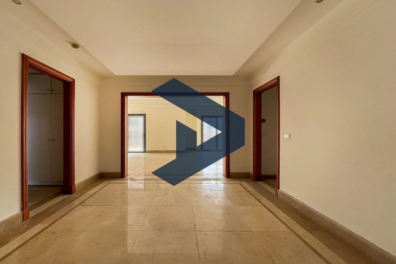 Vintage Apartment | High Ceiling | Prime location 