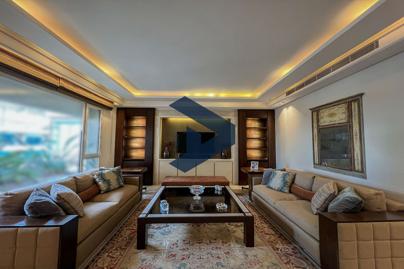 High ceiling | Open Space | High End finish