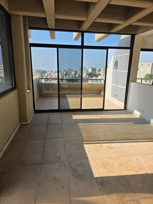 Showroom For Sale In Mtayleb