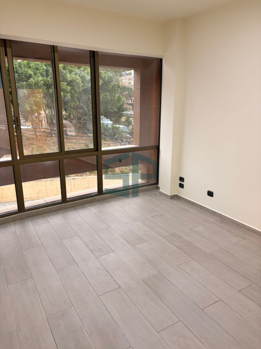 office 5 Prime office space for rent in Bayada, located in a highly sought-after and strategic area. 