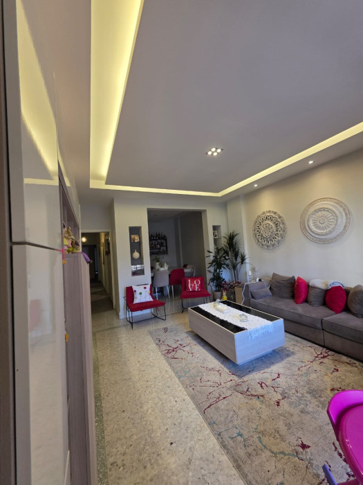 135m renovated apartment for sale in Ain El Remeneh