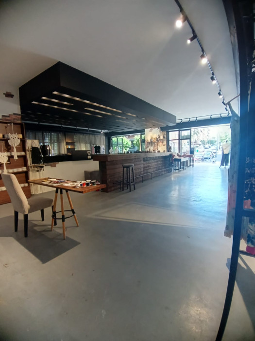 100m + 20m terrace coffee shop/bar for rent in prime Badaro
