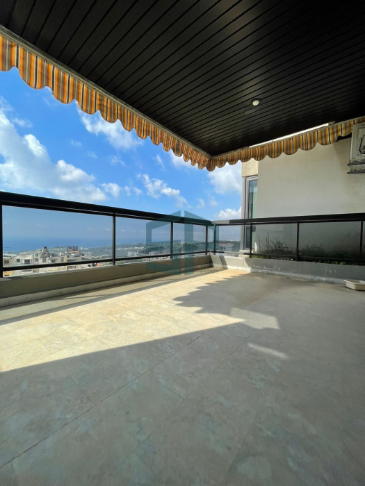 Apartment in a prime location in beit el chaar with open sea view