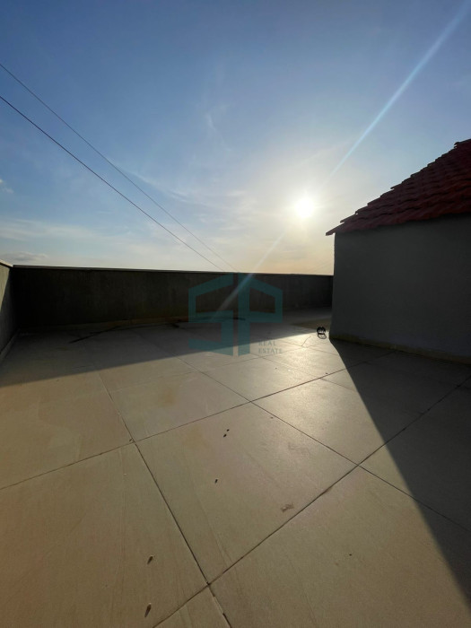 Furnished roof with open view