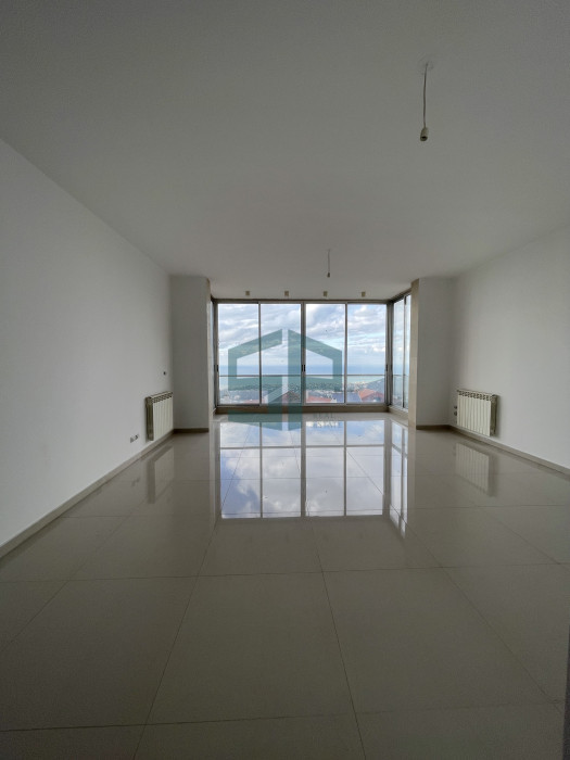 Brand new apartment with open view